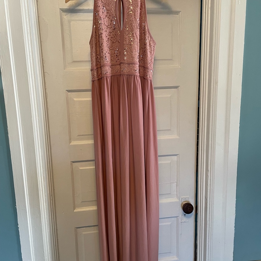 Elegant Pink Sleeveless Gown
